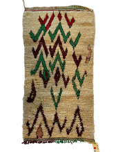 Load image into Gallery viewer, 3004 Morocco Berber - Azilal Style  with Abstract Tribal Folk Art Motif with V shapes/ chevrons/ and Sigzag strokes
