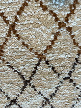 Load image into Gallery viewer, 3006 Morocco/ Middle Atlas/ Ben Ourain Style with Diamond Lattice Pattern