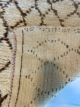 Load image into Gallery viewer, 3007 Morocco Middle Atlas/  Beni Ourain Aesthetic with All-over diamond lattice/ Repeating lozenge shapes in a grid