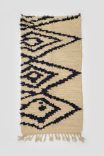 Load image into Gallery viewer, 3008 Morocco/ Middle Atlas/ Azilal Provence  with Large Nested Diamonds/ Angular Zigzag bands/ Asymmectrical Tribal geometry