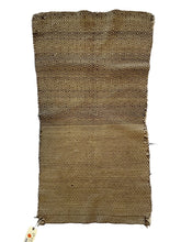 Load image into Gallery viewer, 3058 Morocco Middle Atlas/ Berber flatweave Kilim style with All-over micro-diamon lattice in upper section/ dense checker/basket=weave patter lower section.