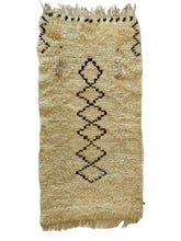 Load image into Gallery viewer, 3067 Morocco Middle Atlas/ Beni Ourain Style with Minimalist/ vertical stacked diamond chain