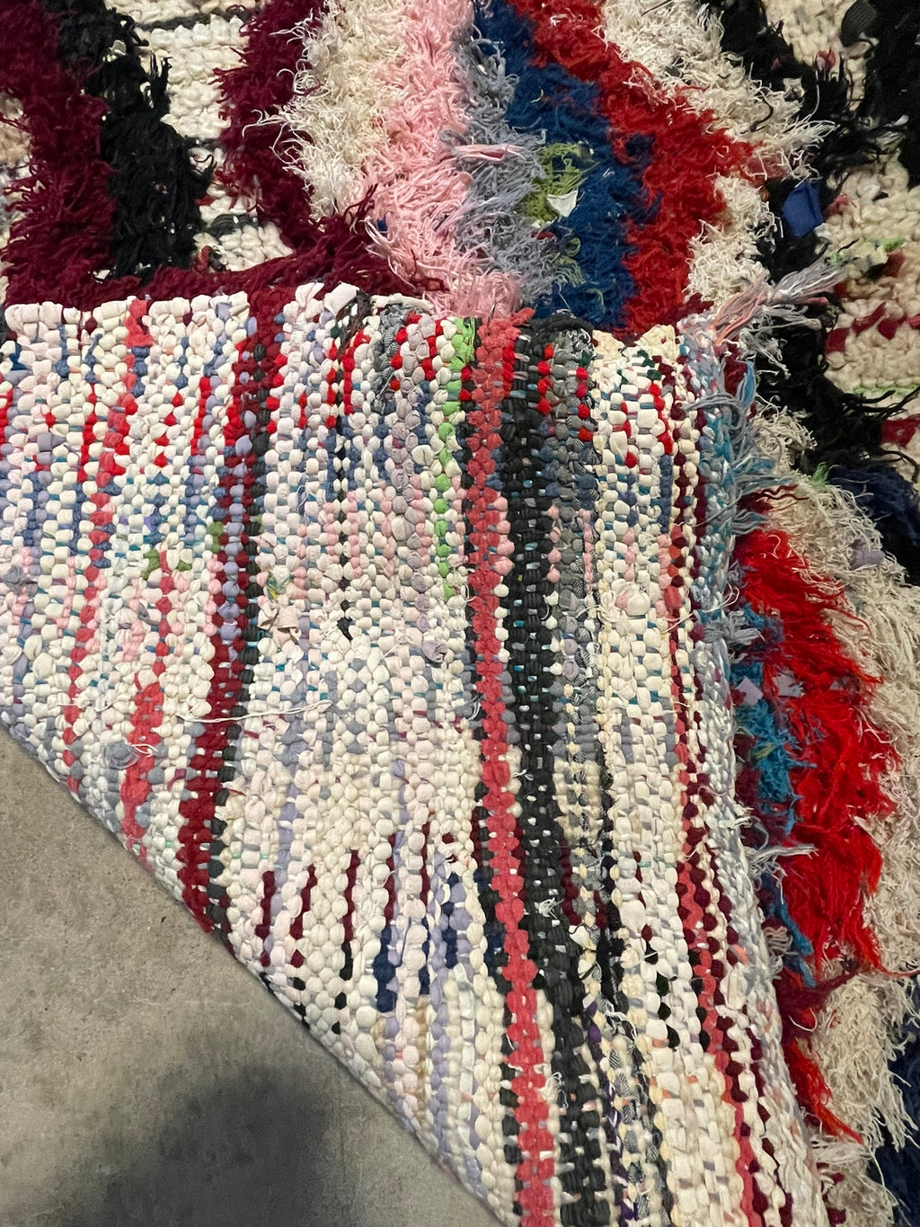 3068 Morocco / Boujad Middle Atlas region /Boucherouite /Multicolor Recycled-Textile Rug/ Wavy Vertical Diamond Pattern