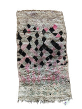 Load image into Gallery viewer, 3106 Morocco Berber/ Middle Atlas/ Boujad Style  with Floating Diamond motif/ Scattered Geometric Field/ Abstract Tribal composition