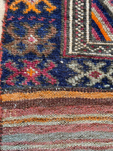 Load image into Gallery viewer, 3108 Iran/ Kilim/ Shahsavan Tribe Style  with Double Medallion/ nested diamonds/ Latch-Hook Motif/ Tribal symbols.