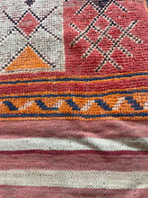 Load image into Gallery viewer, 3126 Morocco/ Oued Zem Region with Panel Compartment Layout/ Large Stepped Central Medallion/ Diamond Motif/ Cross and Lattic Motifs/ Horizontal Striped End Bands
