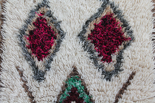 1009 HighAtlas with Cream/Red/Black/Green Diamonds Pattern