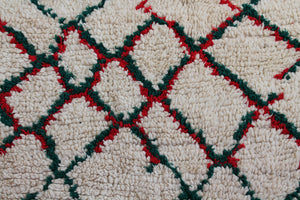 1026 HighAtlas with cream red/green diamonds Pattern