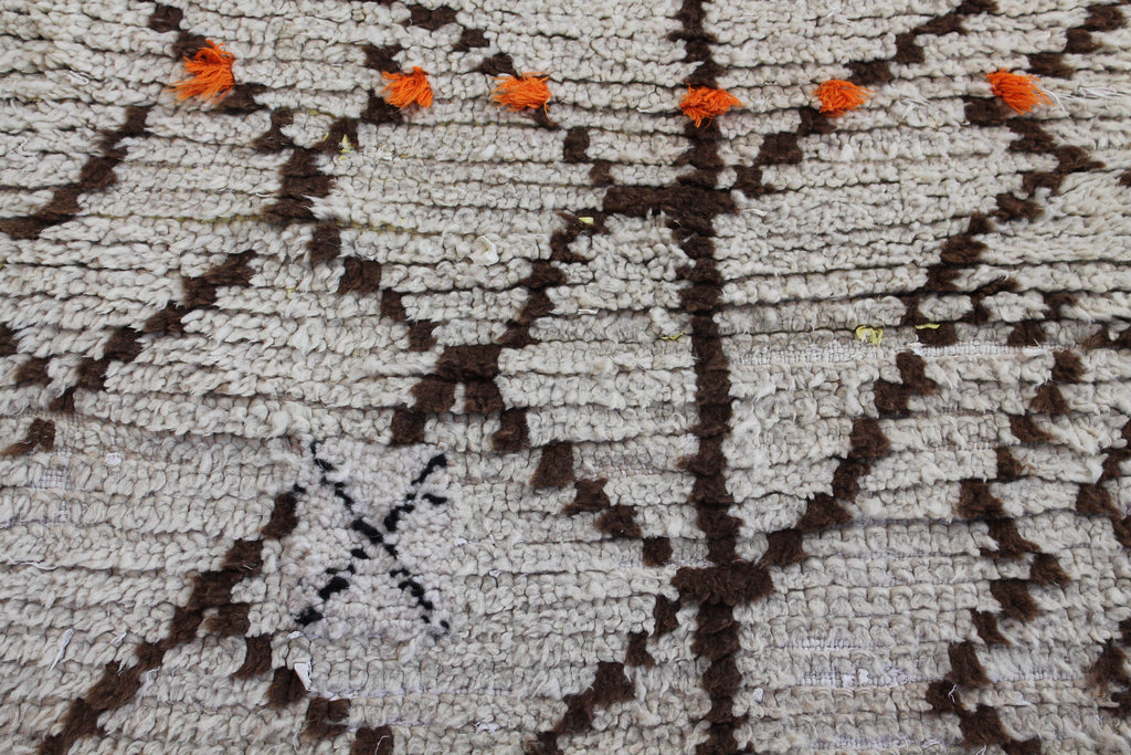 1040 HighAtlas with cream brown diamonds/zig-zags w orange dots Pattern