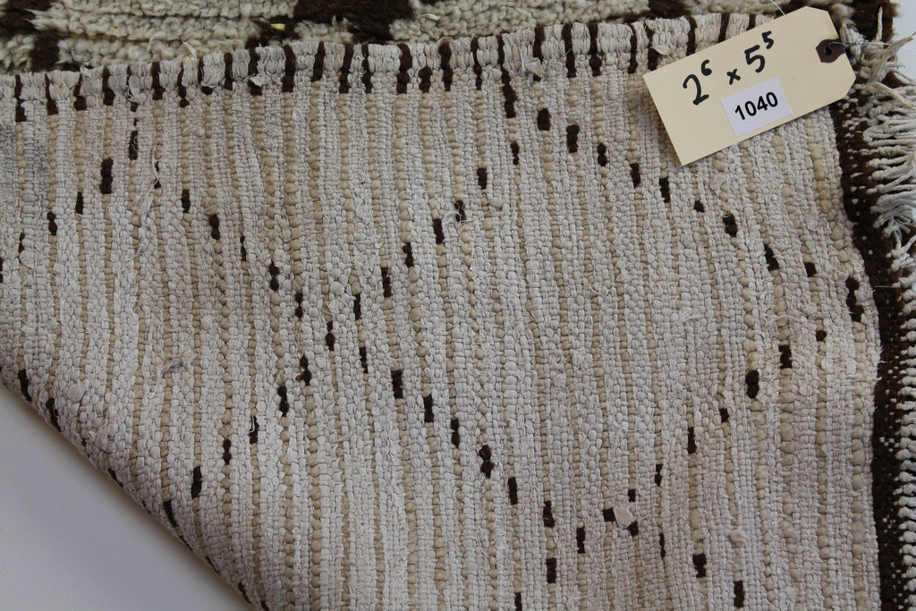 1040 HighAtlas with cream brown diamonds/zig-zags w orange dots Pattern