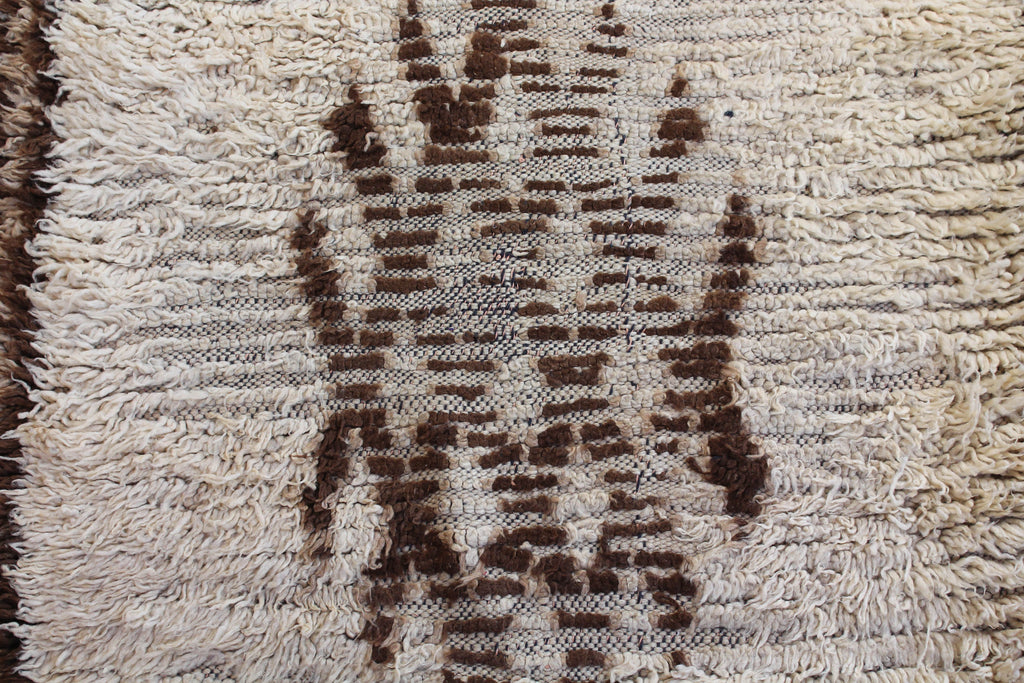 1052 HighAtlas with cream brown border and brown diagonal stripes in middle Pattern