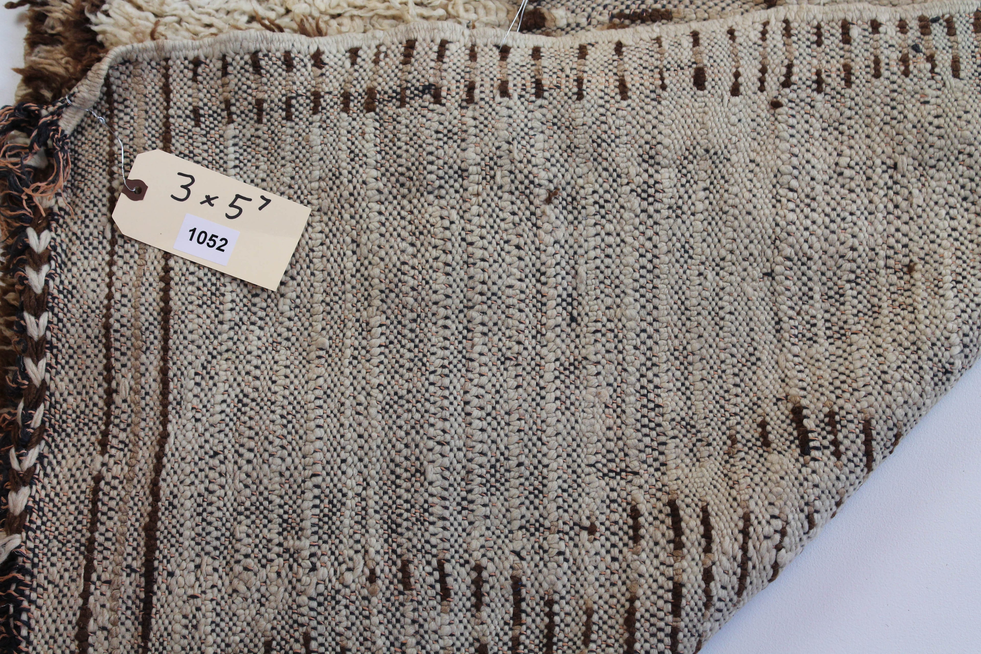 1052 HighAtlas with cream brown border and brown diagonal stripes in middle Pattern