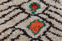 Load image into Gallery viewer, 1082 Moulouya with Taupe/Brown/Green/Orange/Red Diamonds and other lines Pattern