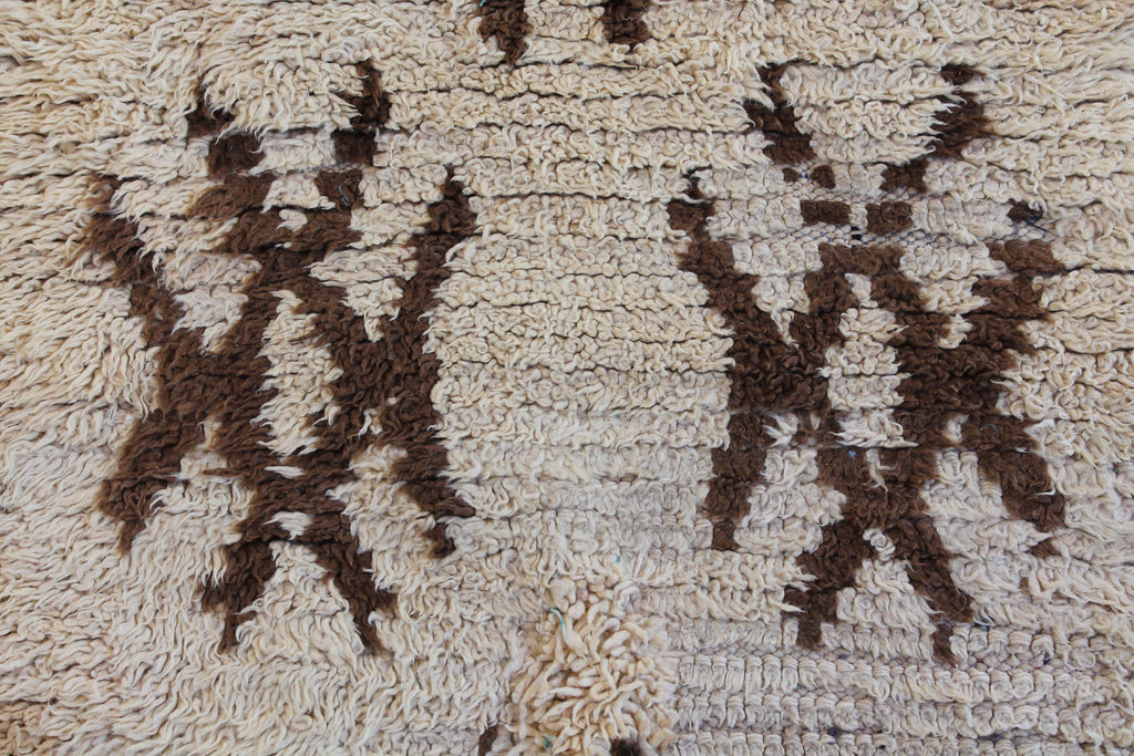 1097 Moulouya with Taupe/Brown Tic-Tac Toe Boards Pattern