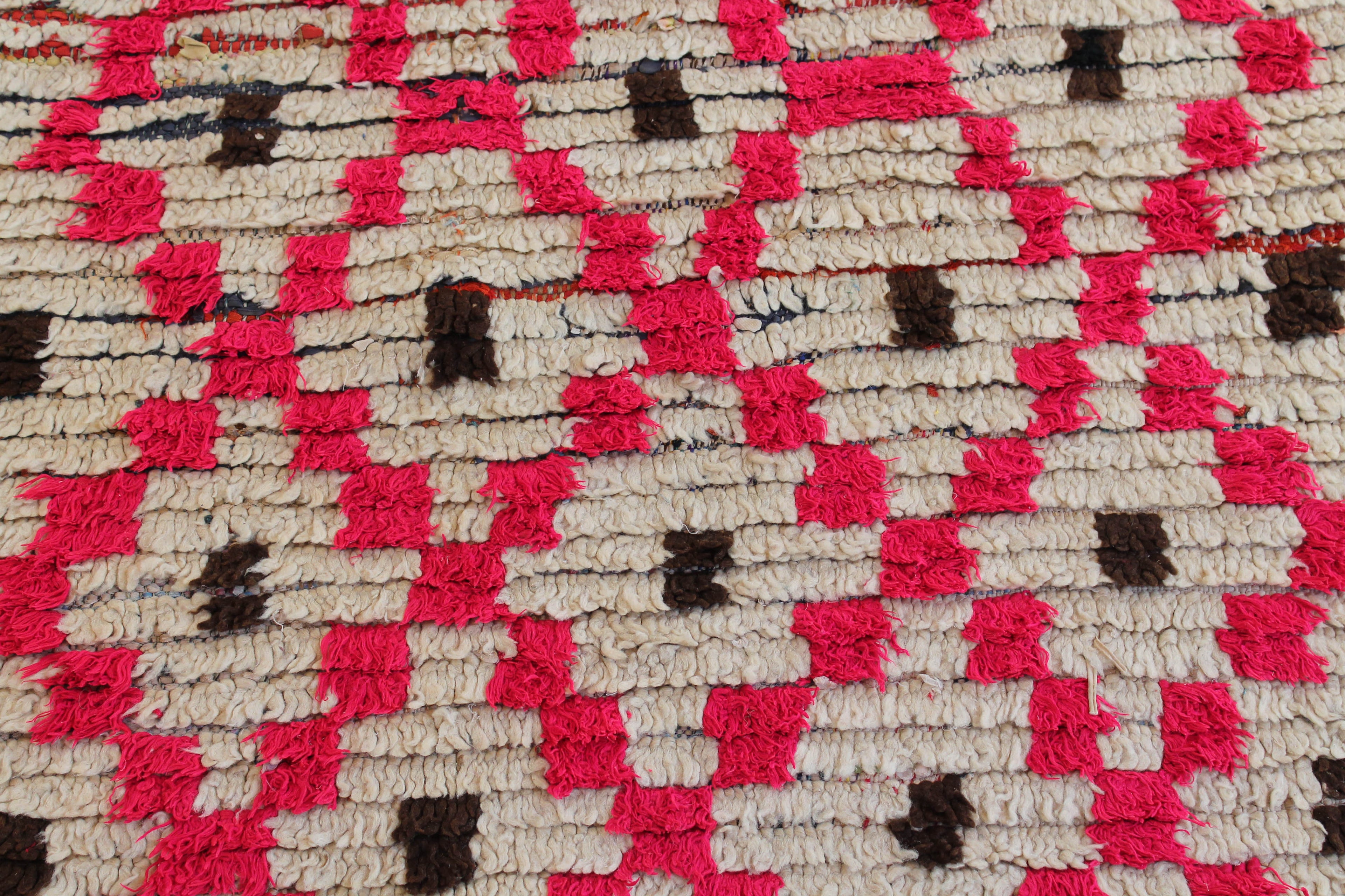1099 Open East with Taupe/Black/NeonPink Diamonds and Dots Pattern