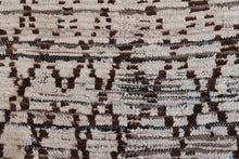 Load image into Gallery viewer, 1110 Open East with Taupe/Brown Diamonds Pattern