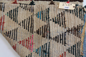 1122 Moulouya with Taupe/Red/Brown/Blue/Pink Triangles Pattern