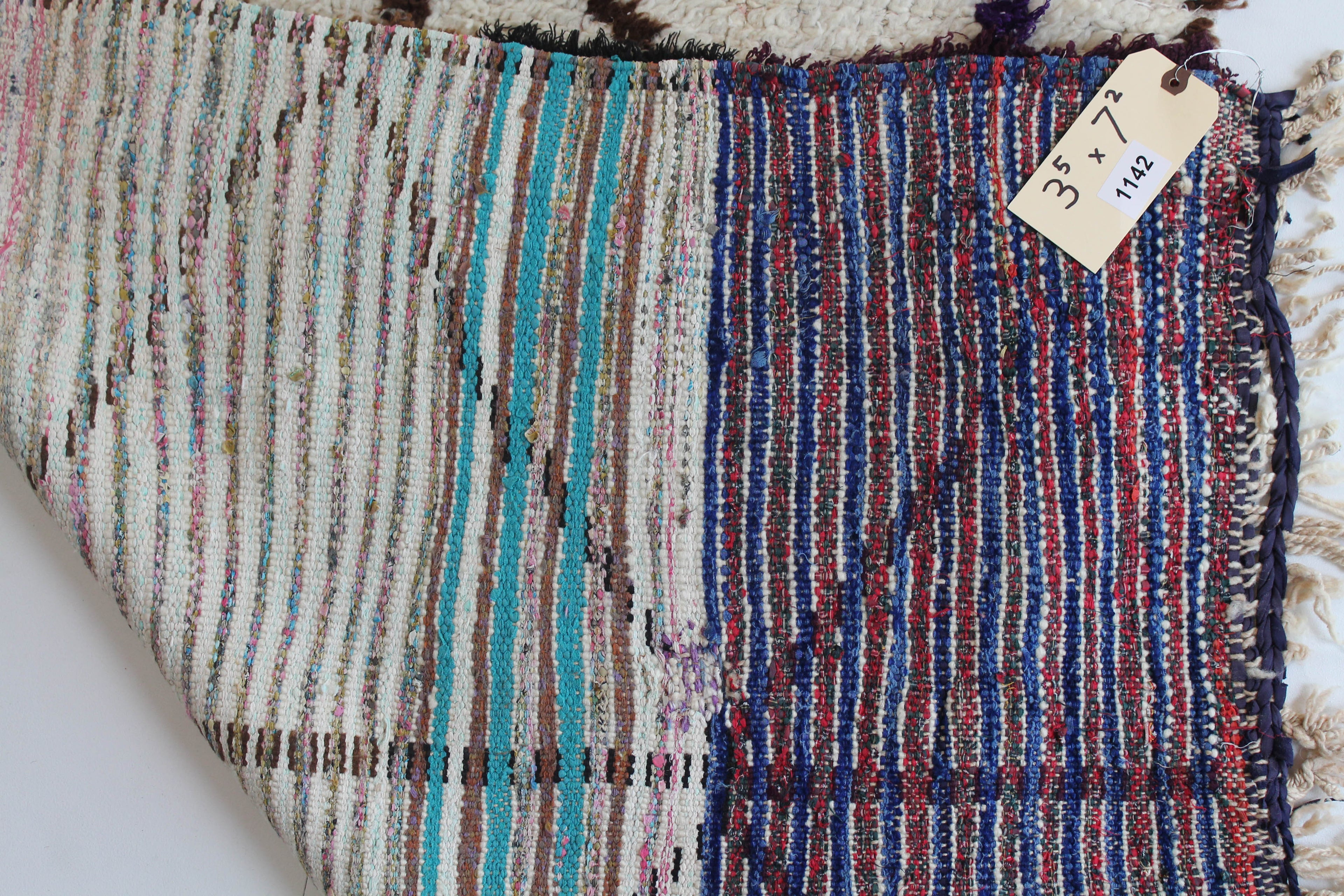 1142 Open East with Taupe/Brown/DarkBlue Diamonds and Lines Pattern