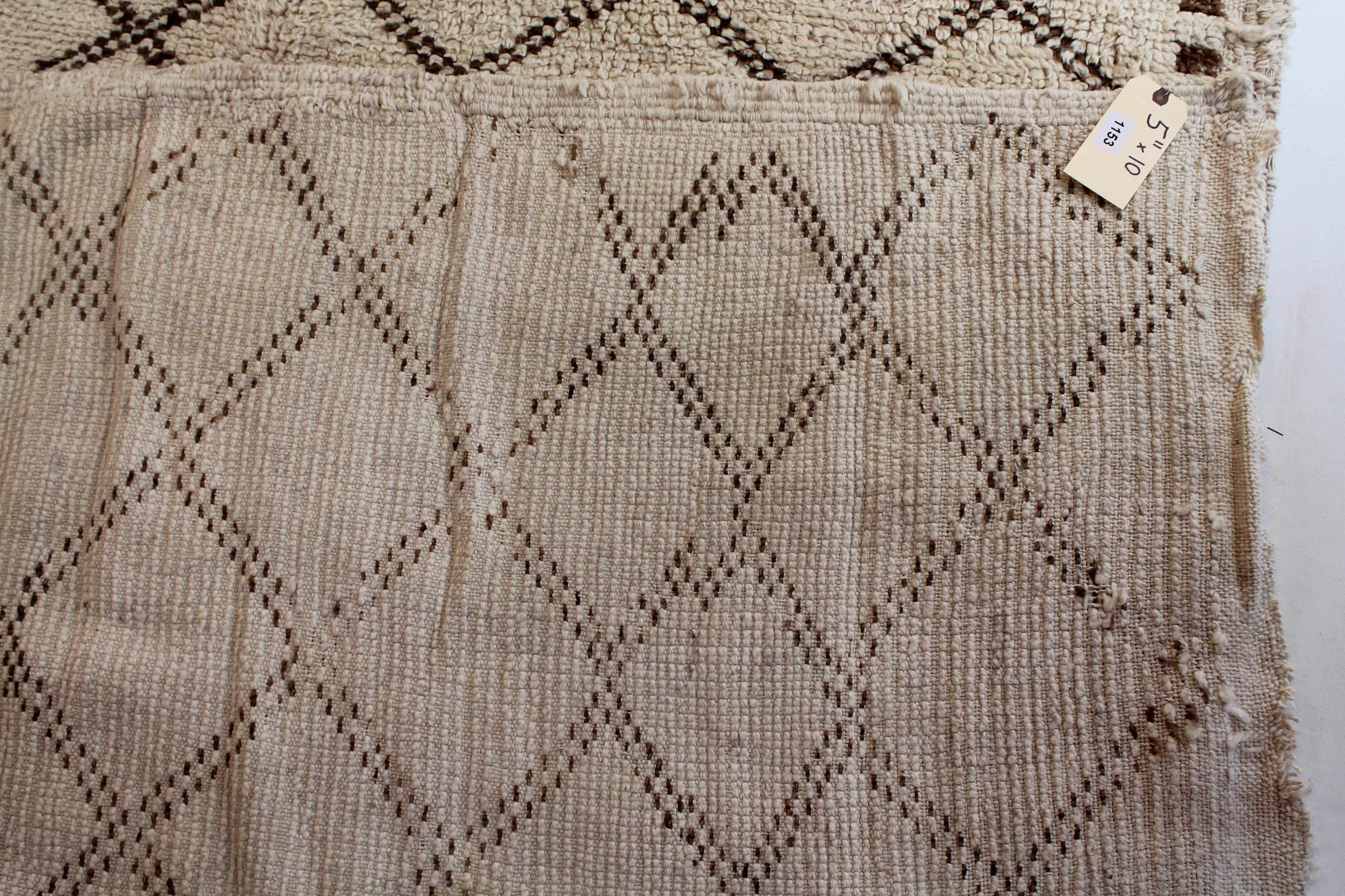1153 BeniMguild with Taupe/Brown Diamonds Pattern