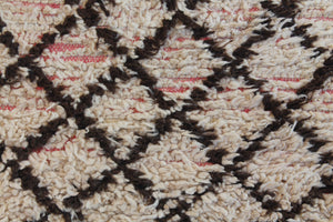 1185 HighAtlas with Taupe/Black/Pink Diamonds Pattern