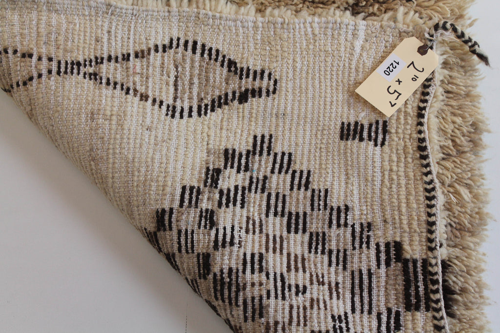 1220 HighAtlas with Taupe/Brown/Black Checkered Diamonds Pattern (P11)