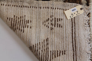 1250 Moulouya with Taupe/Brown Stars Pattern