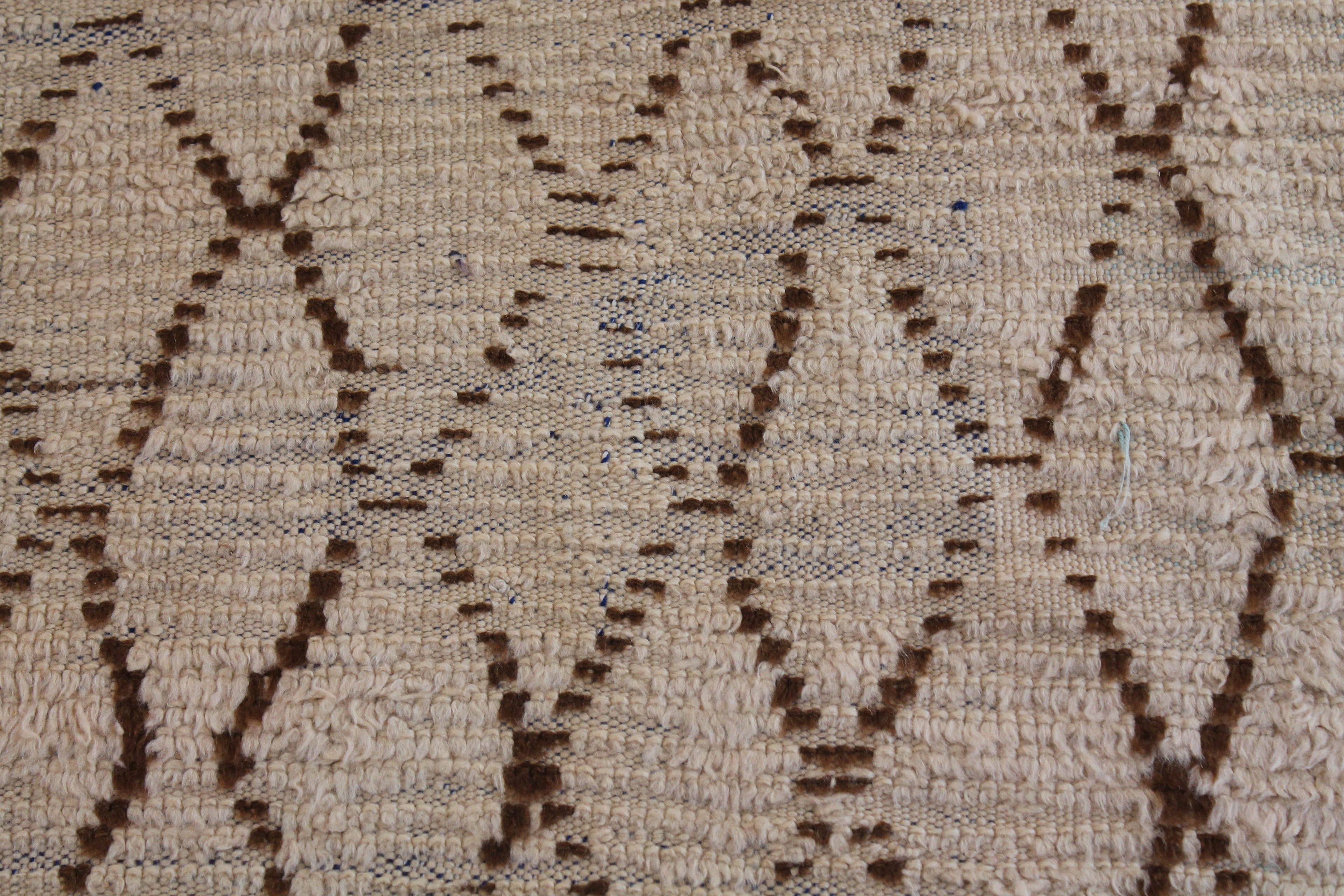 1282 HighAtlas with Taupe/Brown Diamonds Pattern