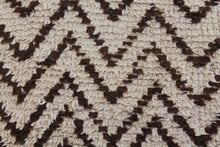 Load image into Gallery viewer, 1286 Moulouya with Taupe/BrownHorizontal Zig-Zags Pattern