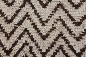 1286 Moulouya with Taupe/BrownHorizontal Zig-Zags Pattern