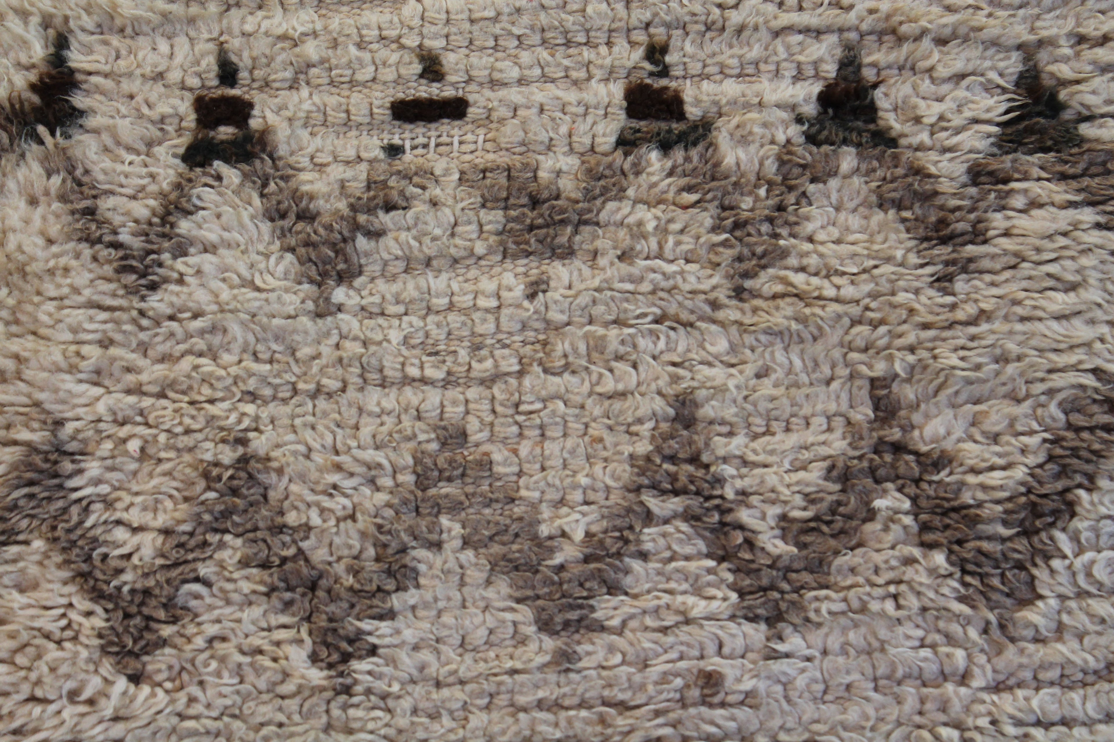 1335 HighAtlas with Taupe/Black/Brown Zig-Zags Pattern