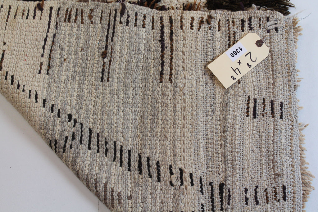 1369 Moulouya with Taupe/Black/Brown Diamonds and Lines Pattern