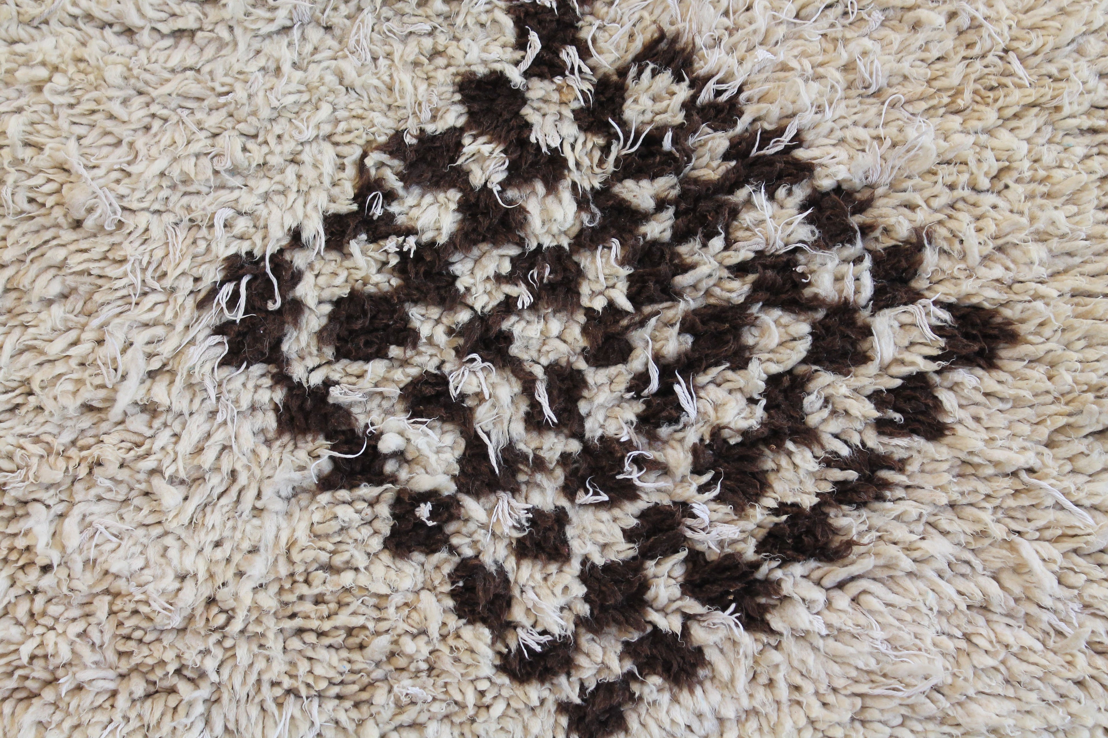 1390 Moulouya with Taupe/Brown Checkered Diamonds Pattern