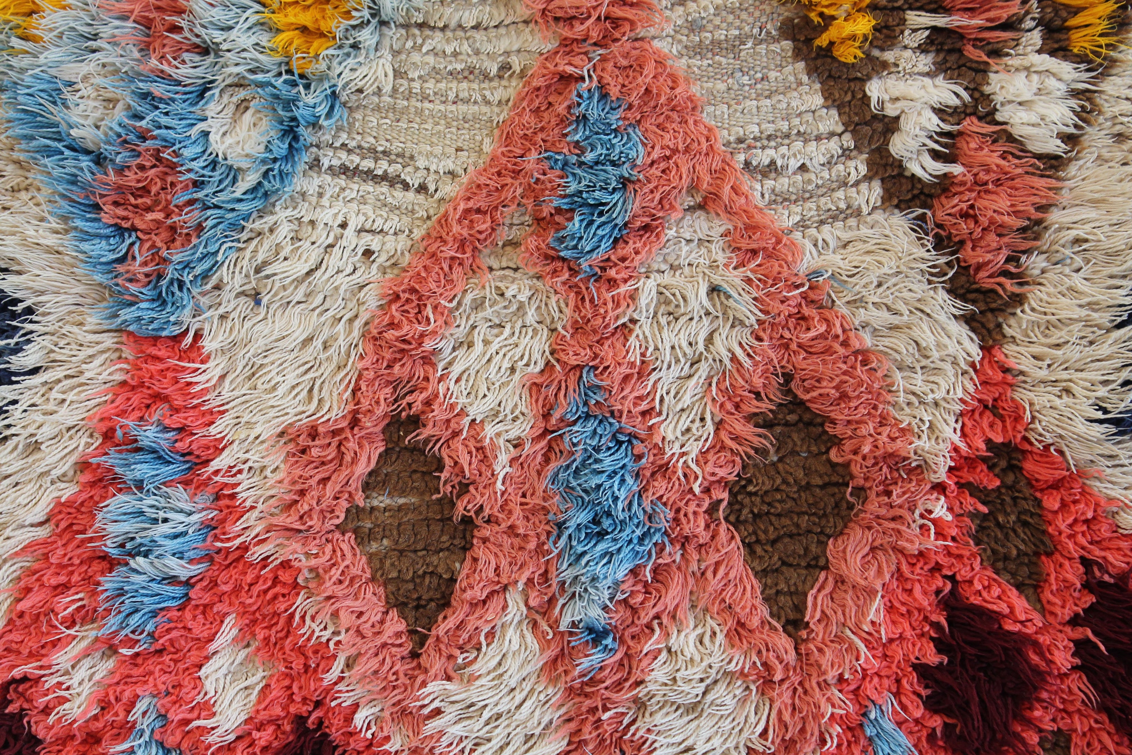 1392 HighAtlas with Taupe/Red/Blue/Pink/Yellow Diamonds Pattern