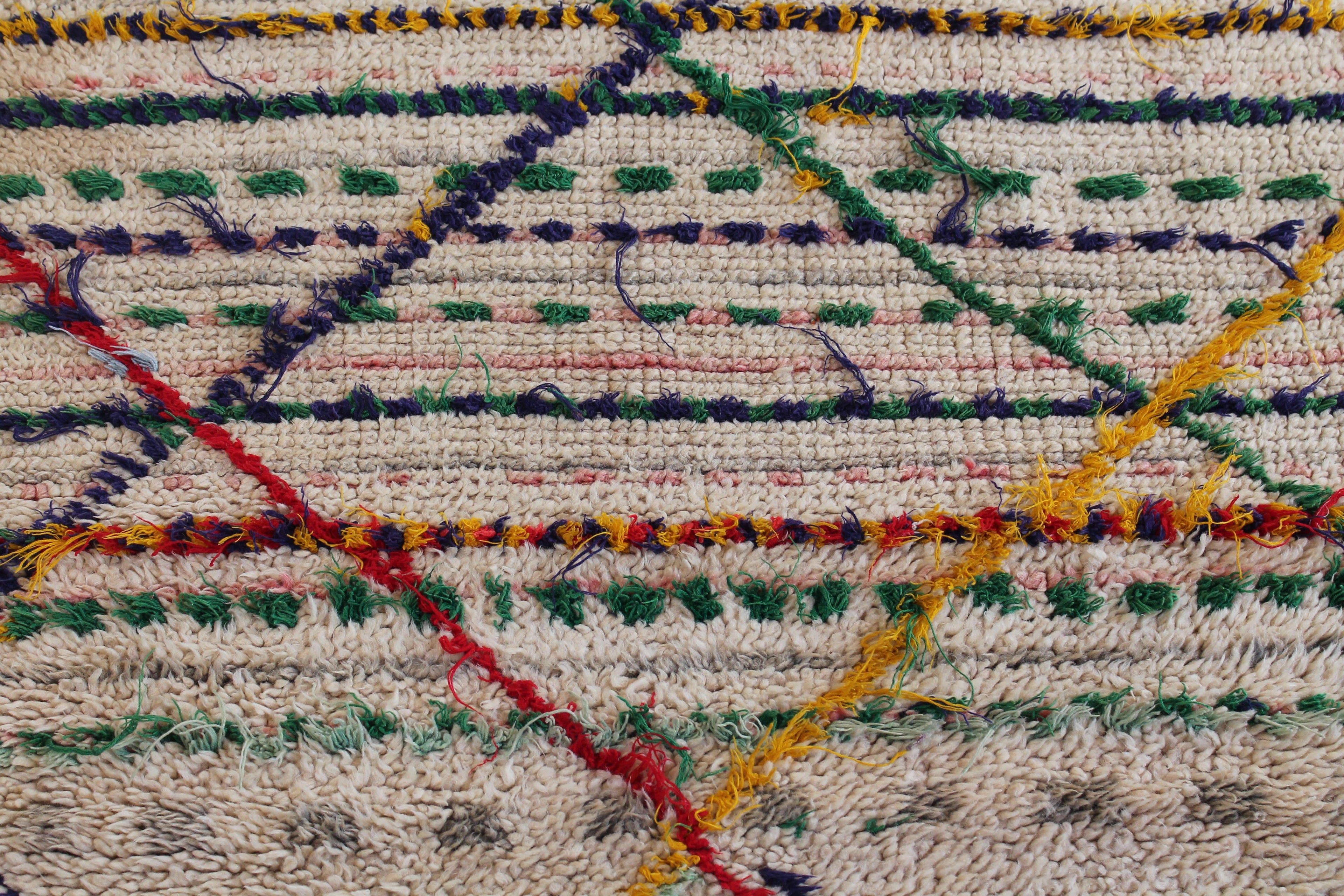 1394 Moulouya with Taupe/Yellow/Blue/Pink/Red/Purple Diamonds and Lines Pattern
