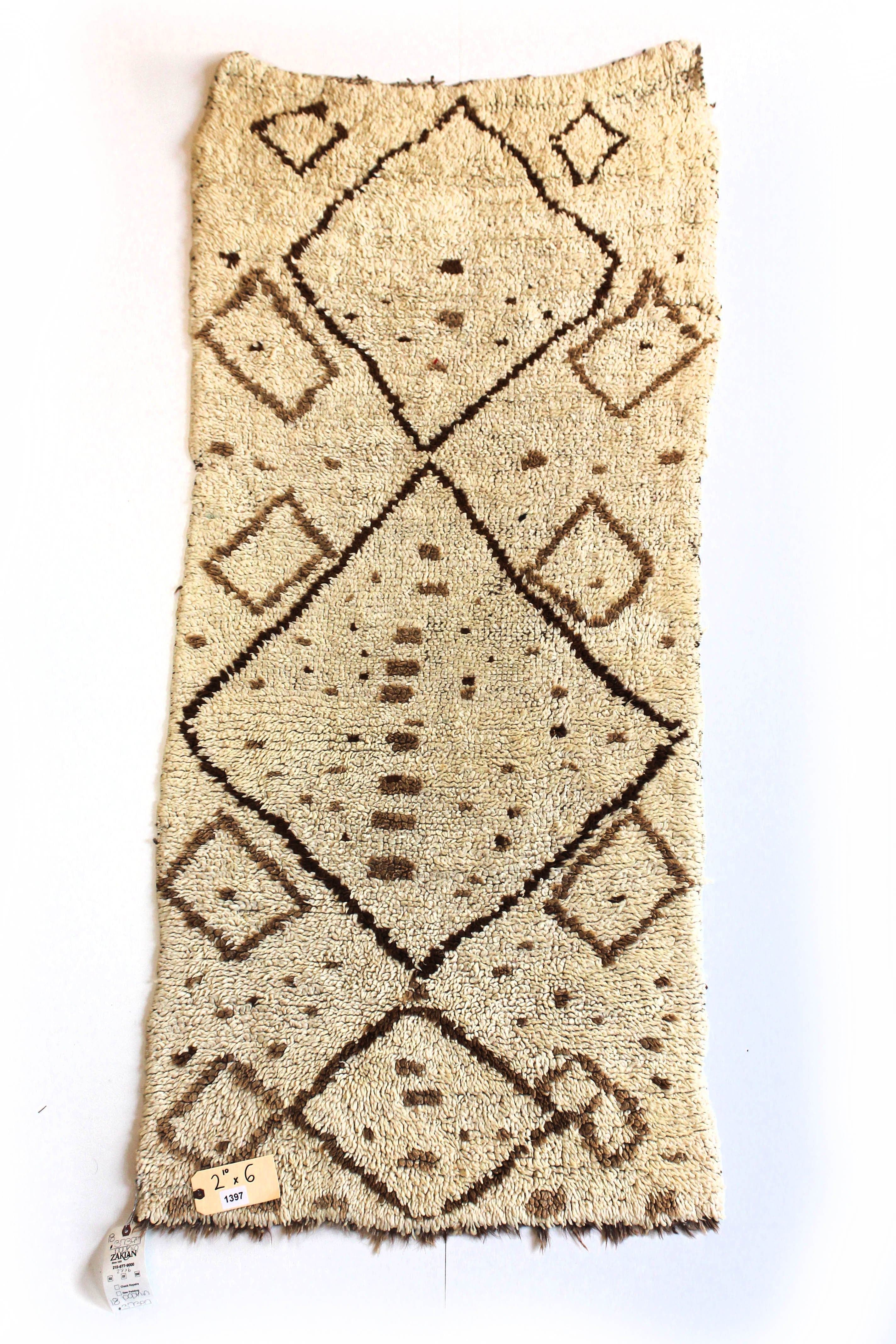 1397 Moulouya with Taupe/Brown Diamonds Pattern