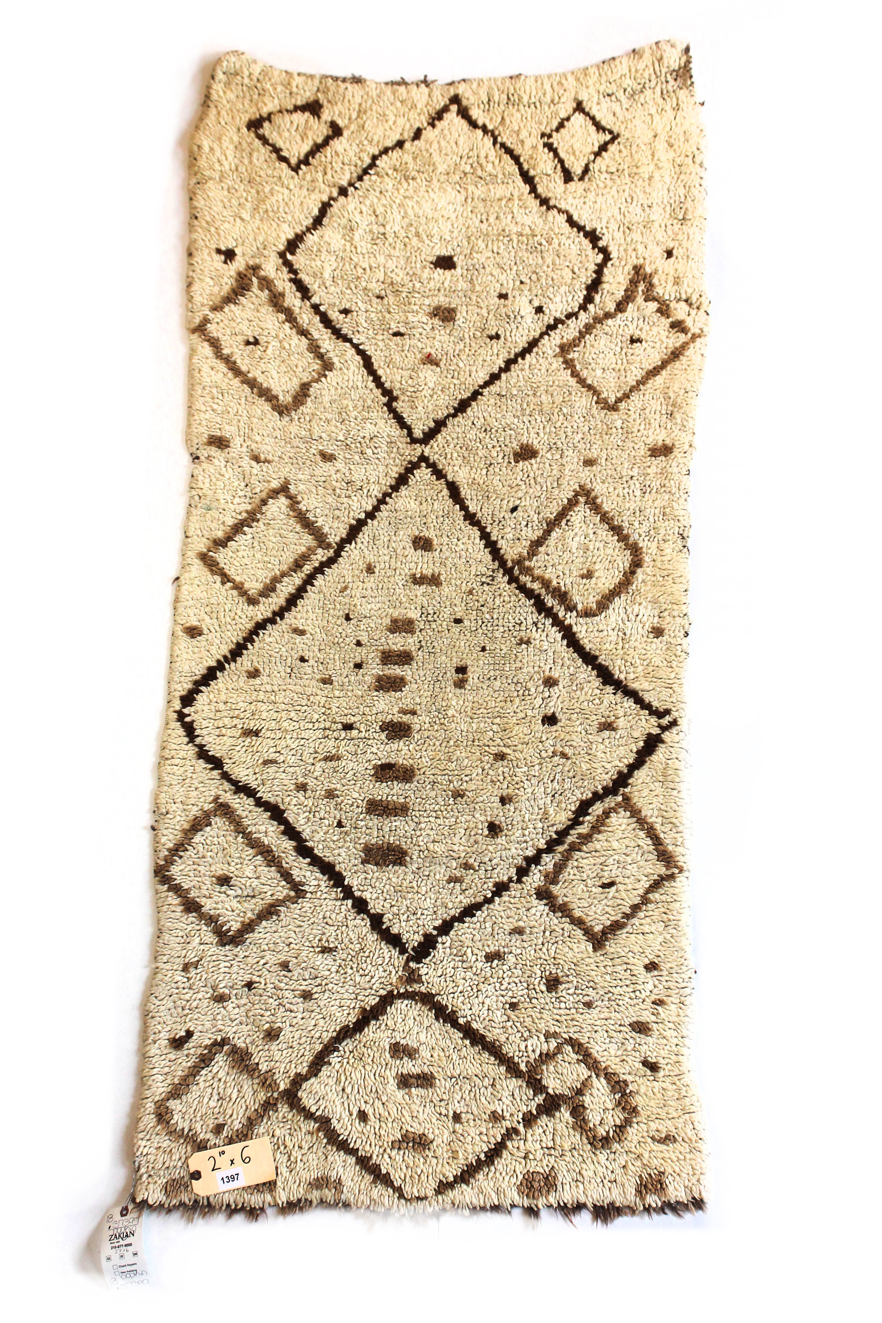 1397 Moulouya with Taupe/Brown Diamonds Pattern