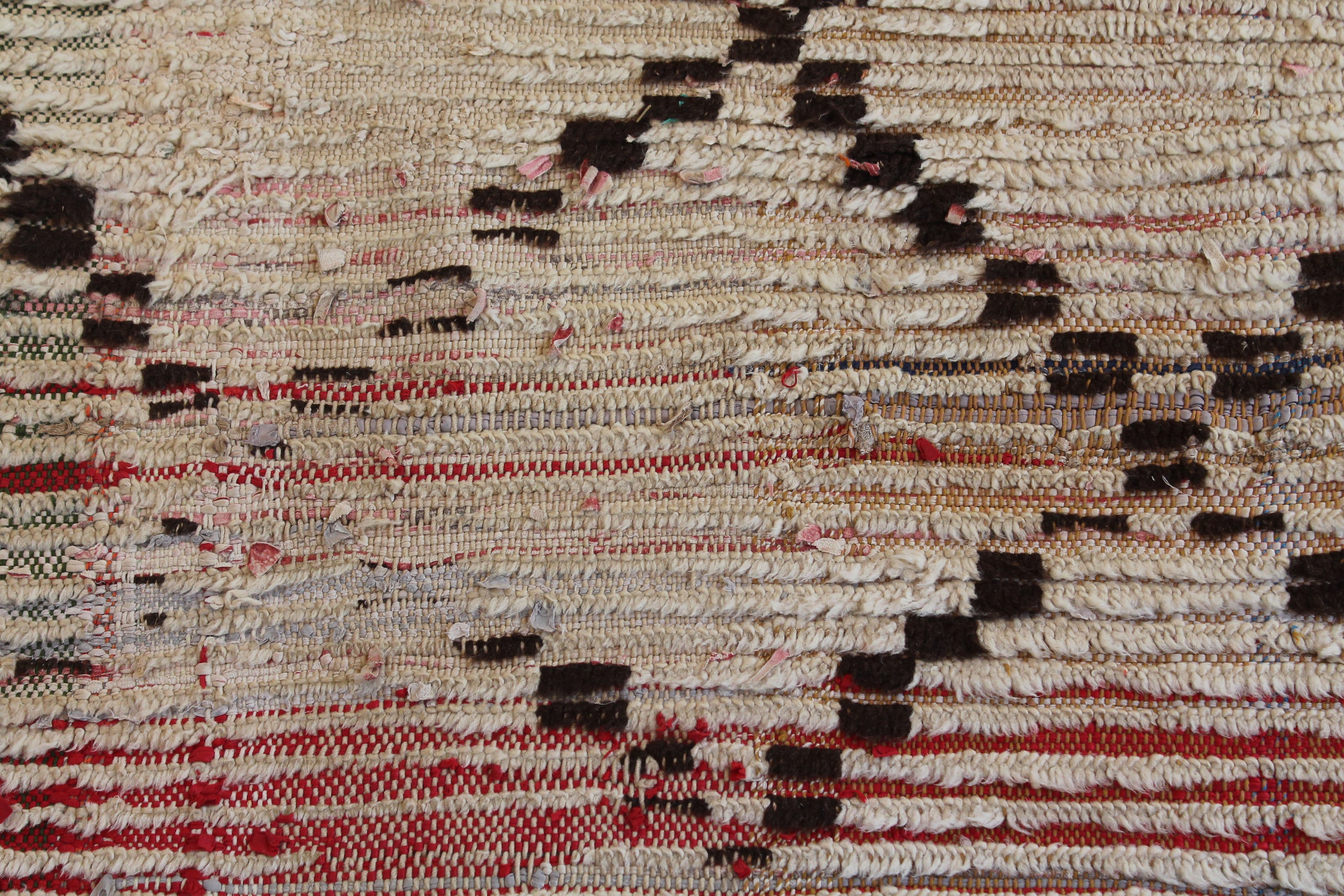 1399 Moulouya with Taupe/Brown/Red Diamonds Pattern