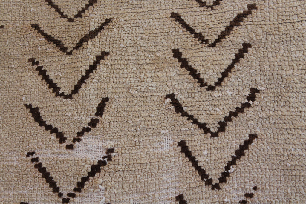 1403 HighAtlas with Taupe/Brown V's Pattern