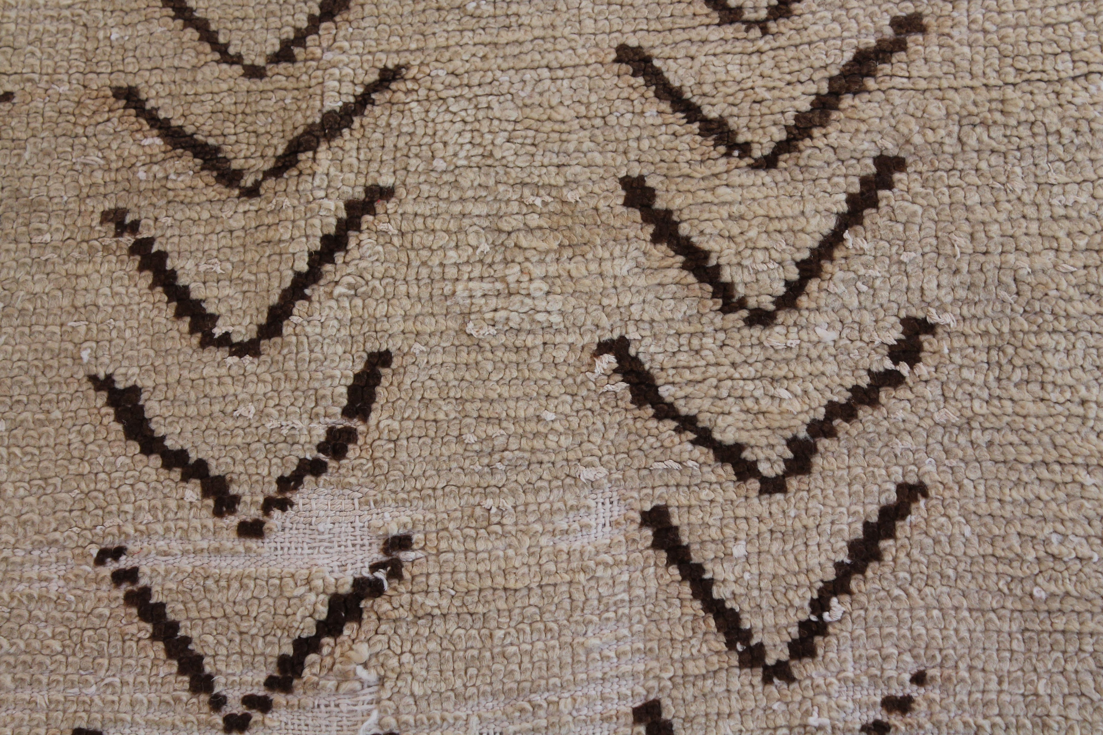 1403 HighAtlas with Taupe/Brown V's Pattern