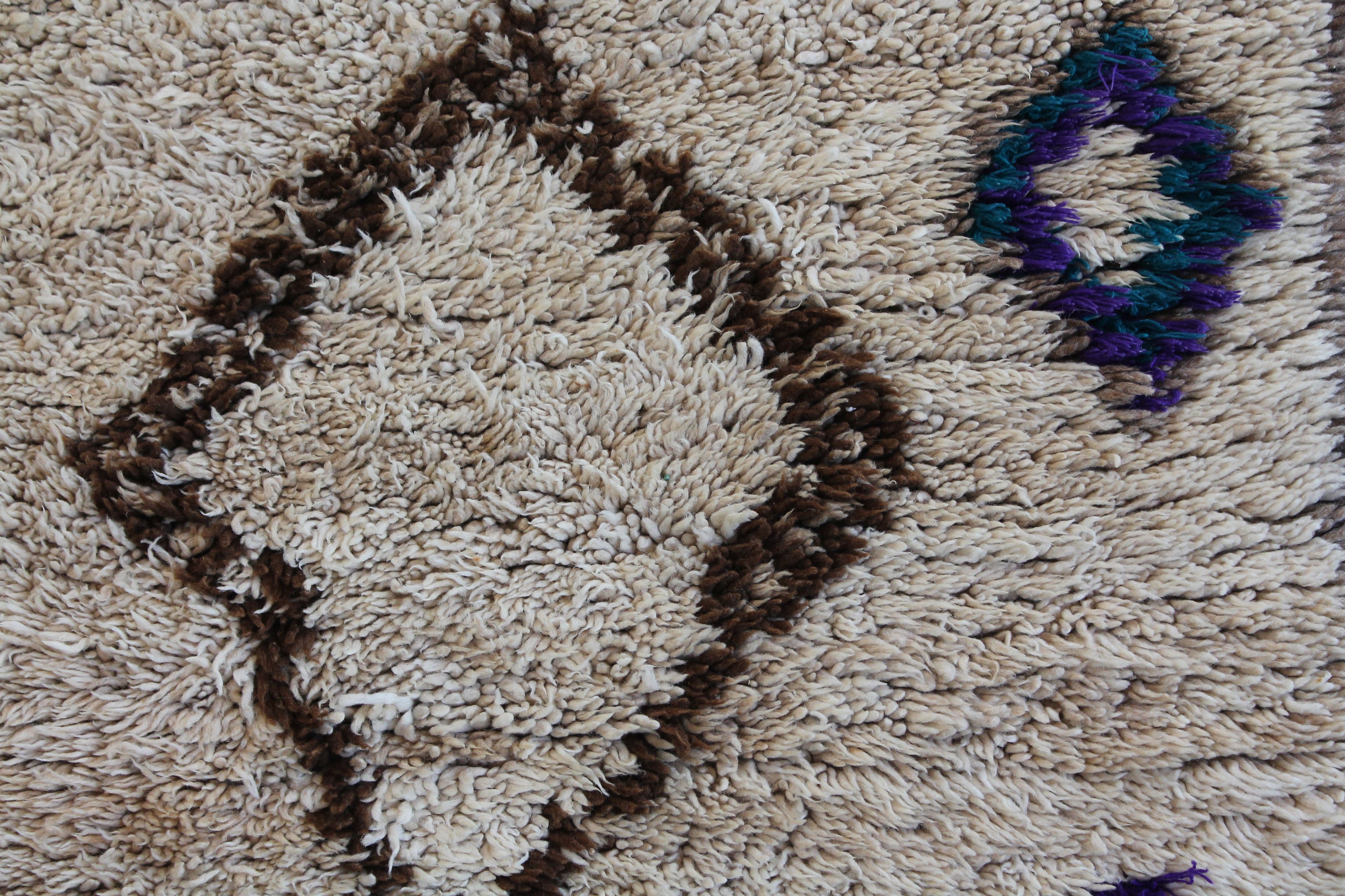 1404 HighAtlas with Taupe/Brown/Blue/Red Diamonds Pattern
