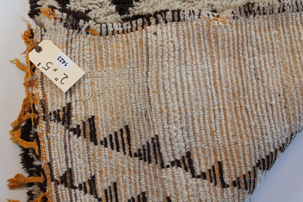 1423 Moulouya with Taupe/Brown Diamonds Pattern (P20)