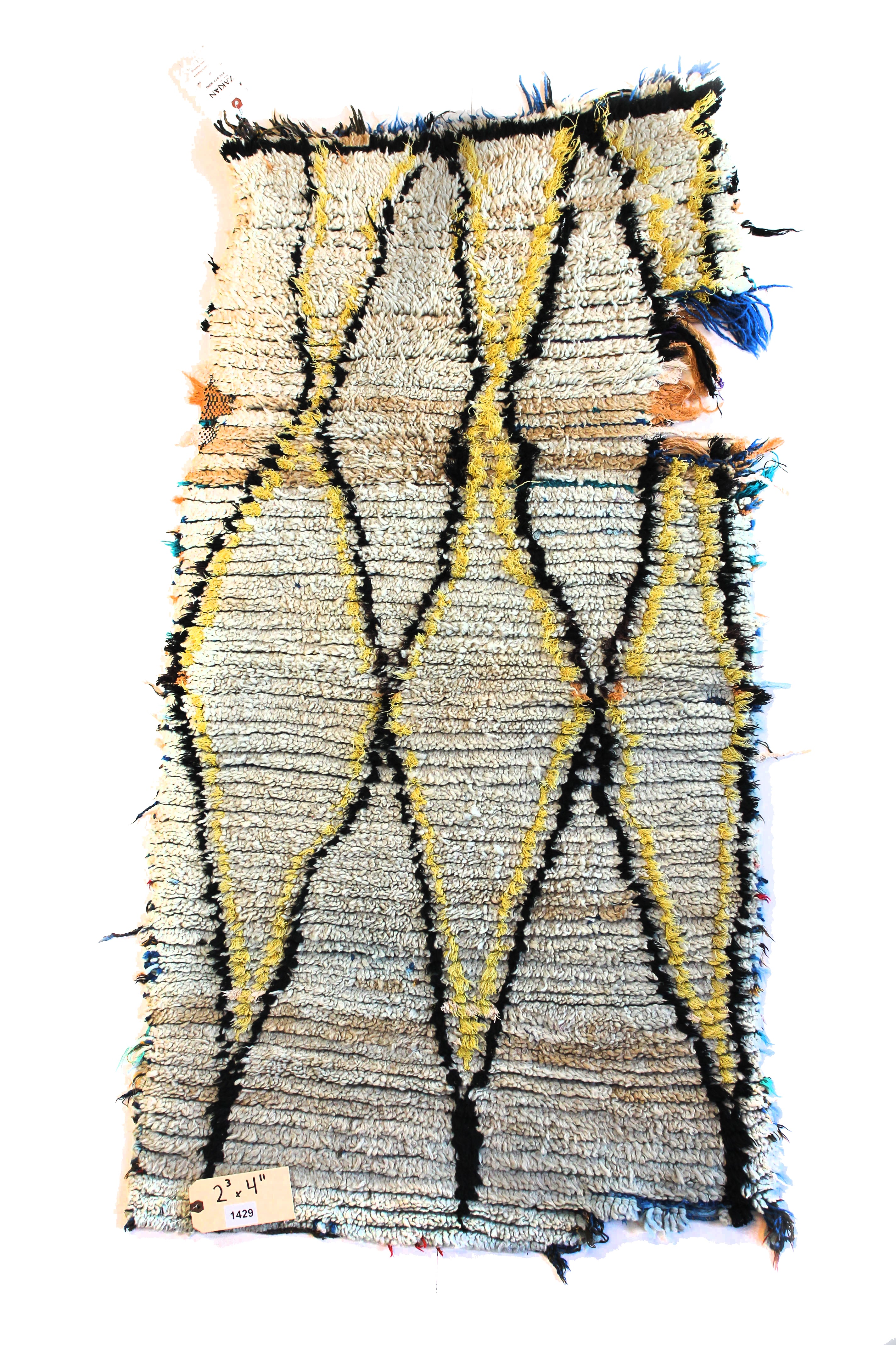1429 Open East with Tan/Black/Yellow Diamonds Pattern