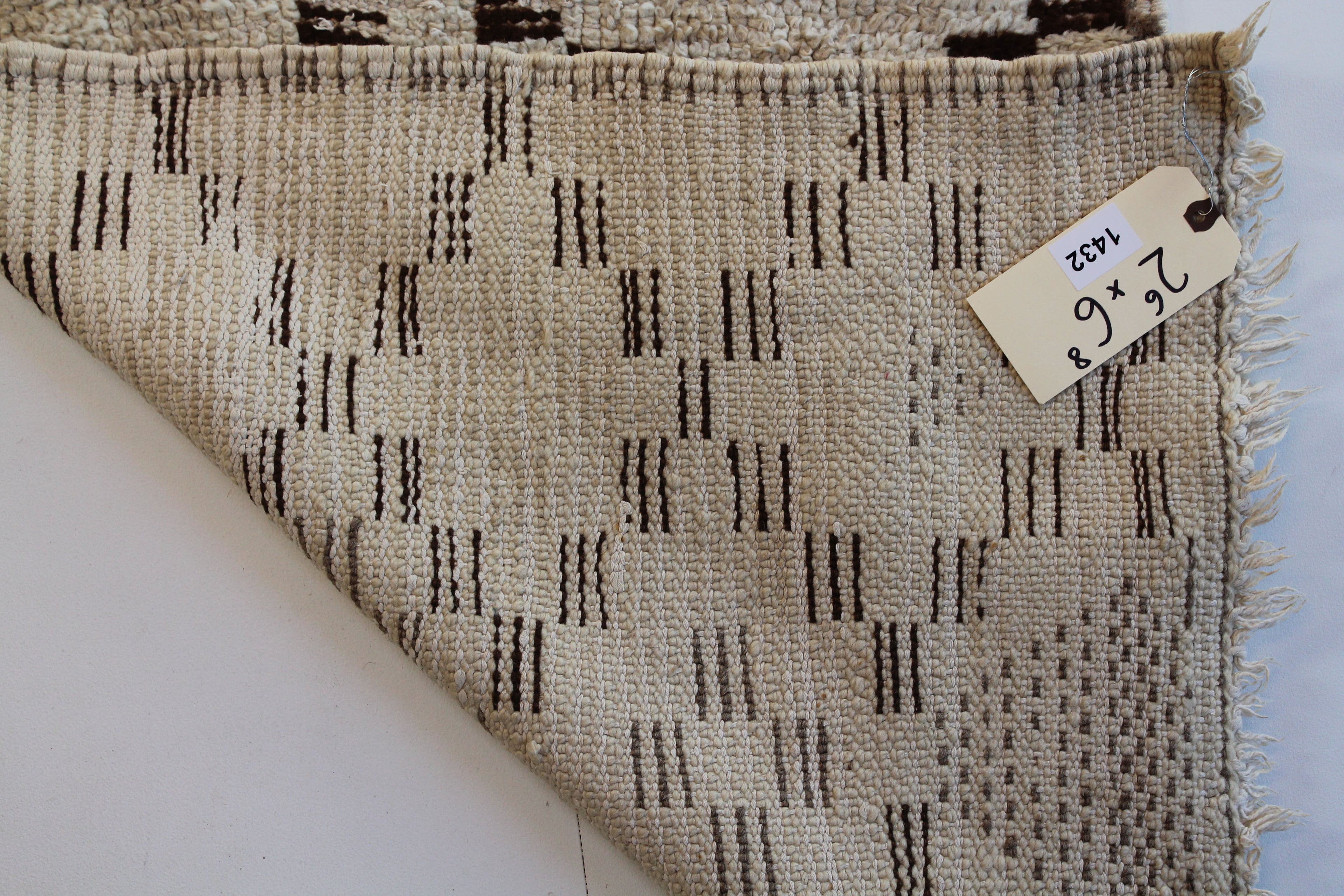 1432 Moulouya with Taupe/Light/DarkBrown Checkered Diamonds Pattern