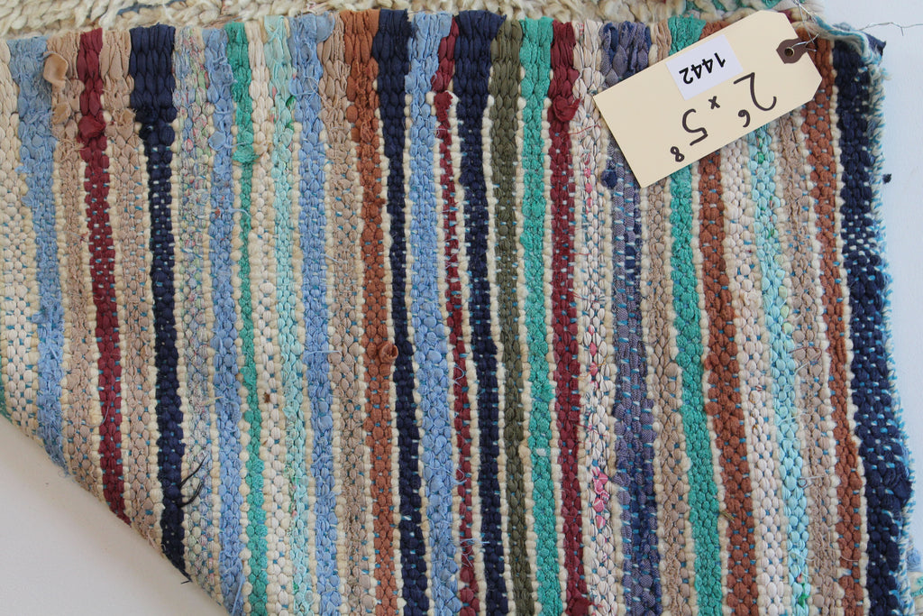 1442 BeniMguild with Taupe/Brown/Red Plain Pattern
