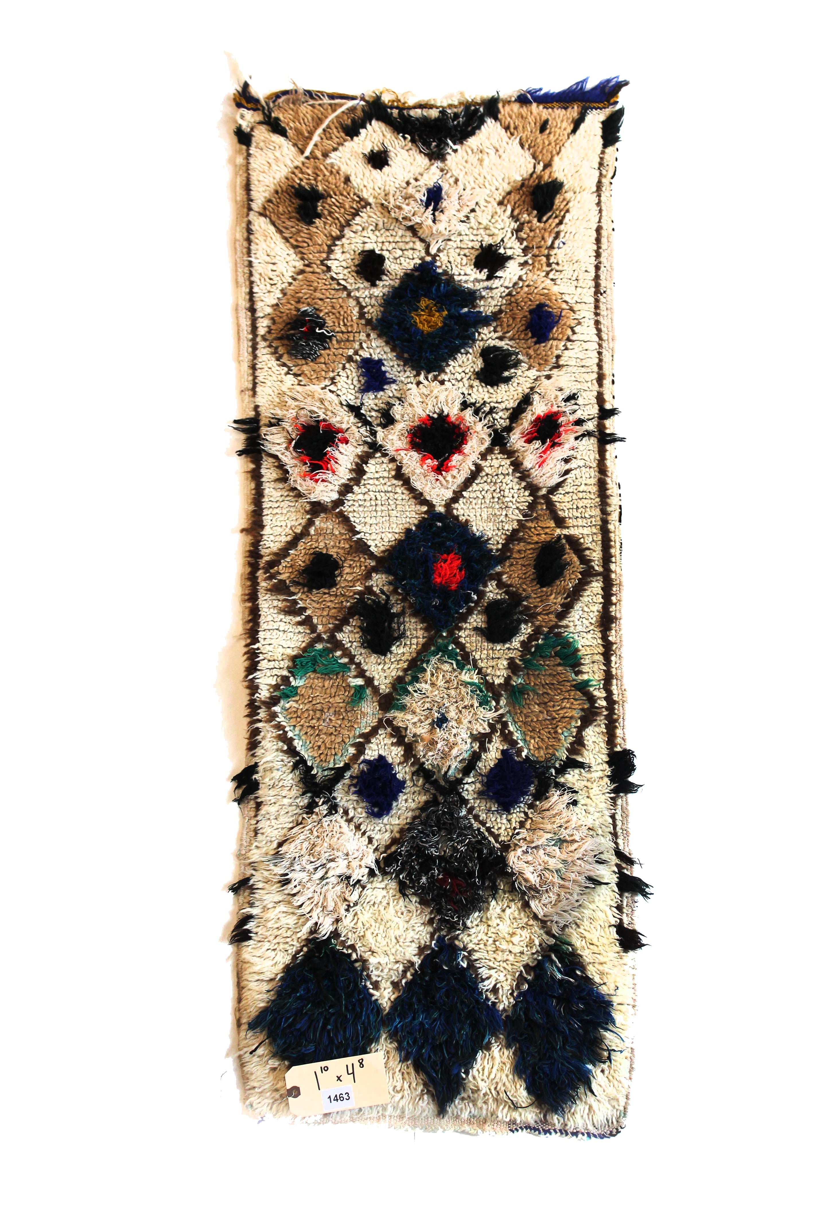 1463 Open East with Taupe/Brown Diamonds Pattern