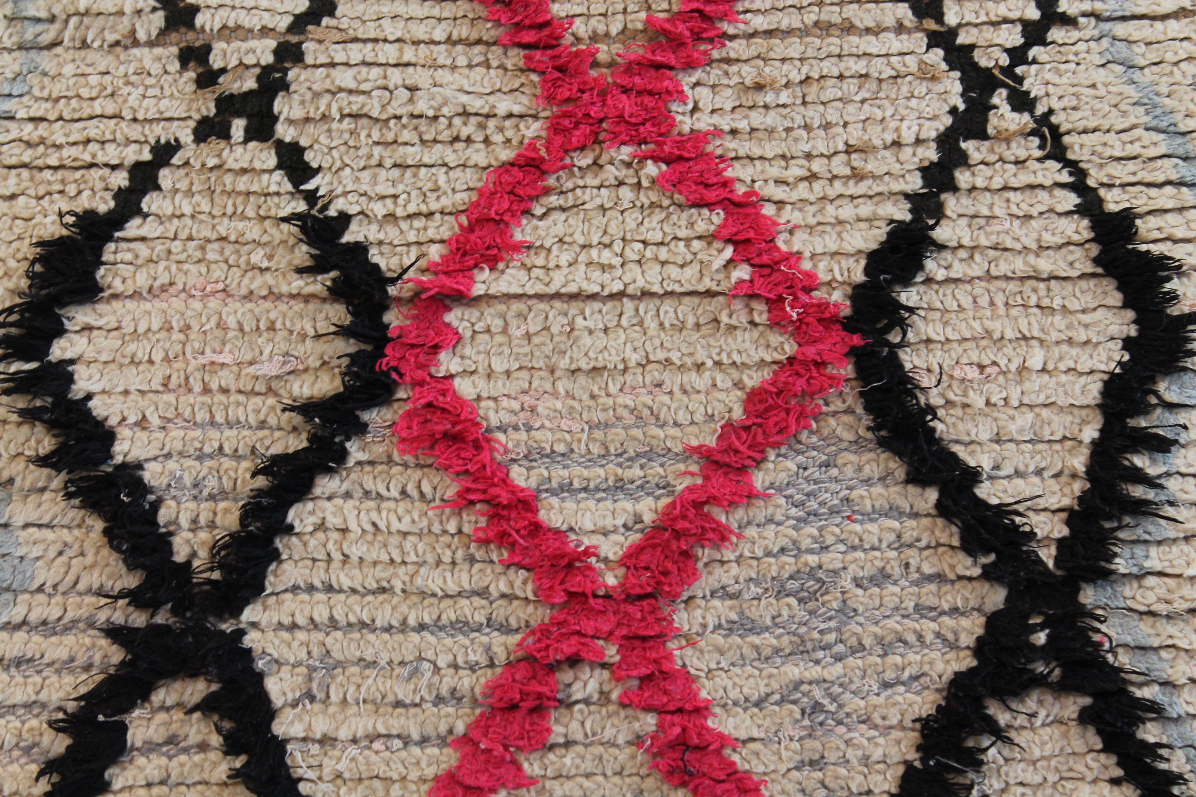 1471 Moulouya with Taupe/Brown/Black/Tan Diamonds Pattern (P4)