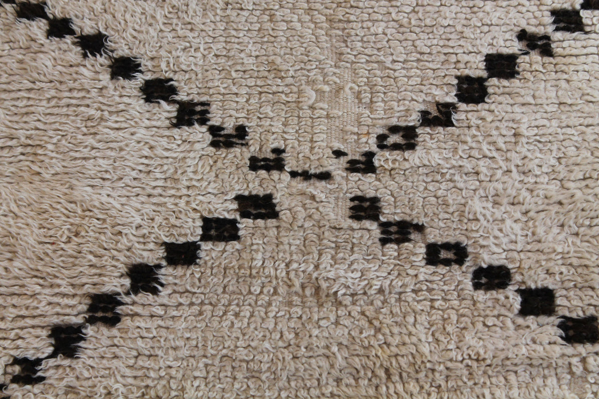 1509 Moulouya with Taupe/Brown/Blue/Red Diamonds and lines Pattern