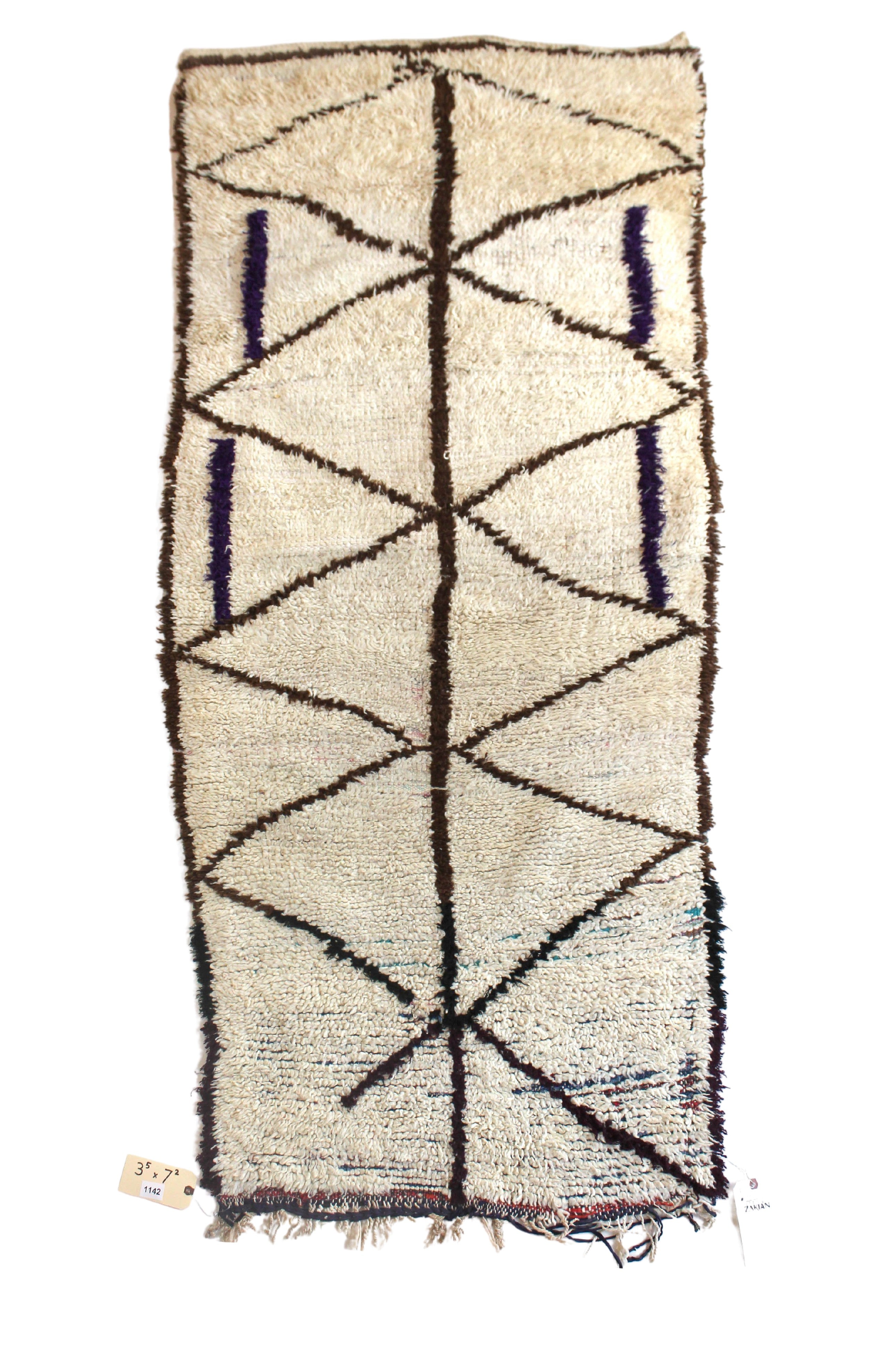 1142 Open East with Taupe/Brown/DarkBlue Diamonds and Lines Pattern